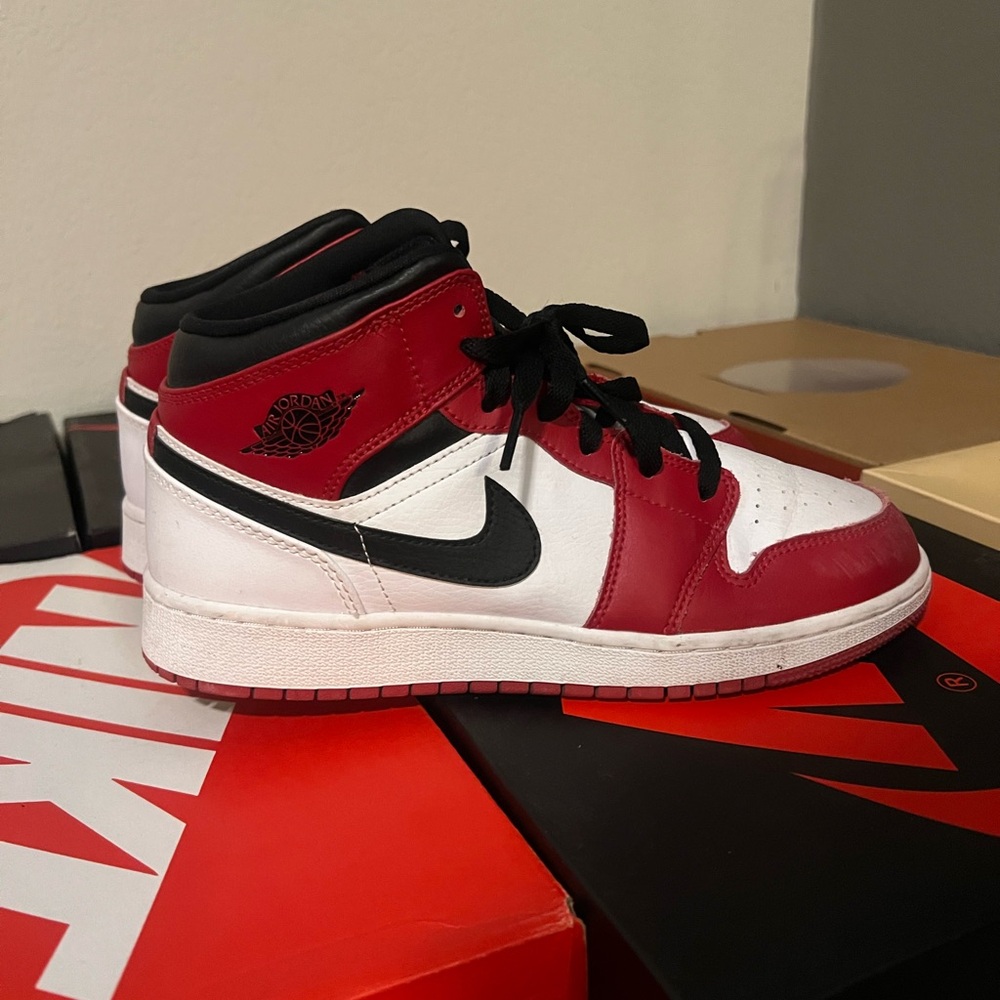 Jordan 1 Mid
Chicago (2020)